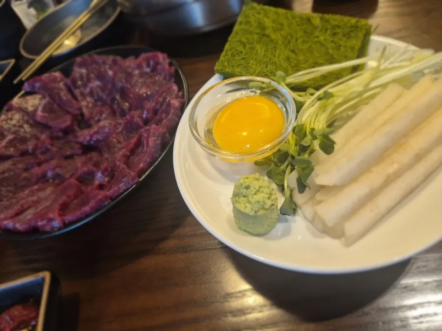 파가 넉넉히 올라간 한우해장라면