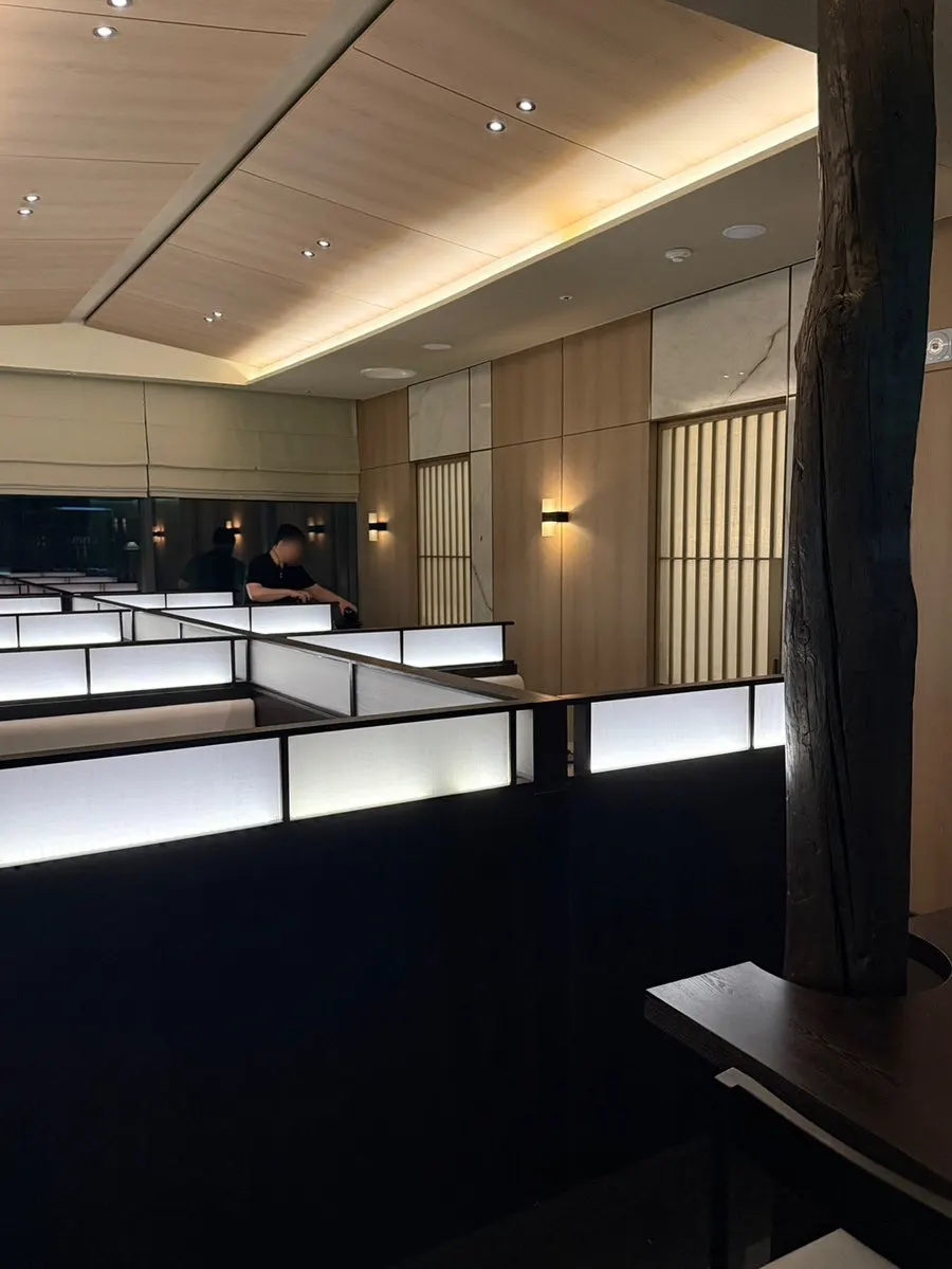 Una's storefront on the 1st floor of K-Square Magok Tower 2