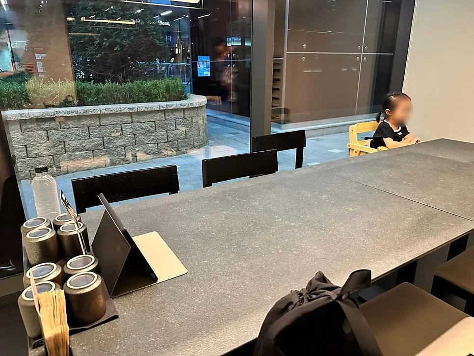 통창이 있는 우나 마곡 6인석 프라이빗 룸