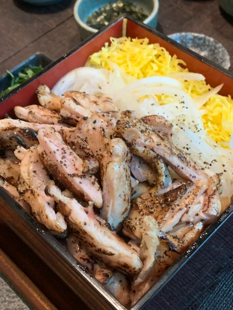 숯불향 도는 히츠마부시 장어 클로즈업