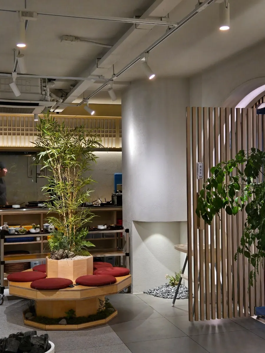 Unagiwa's interior with a calm Japanese-style atmosphere
