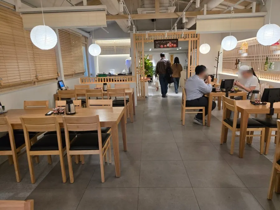 Neatly arranged seating in Unagiwa's dining hall