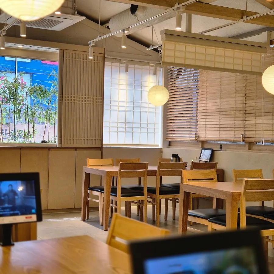 Unagiwa's exterior on the 2nd floor of an alley near Yeoksam Station Exit 7