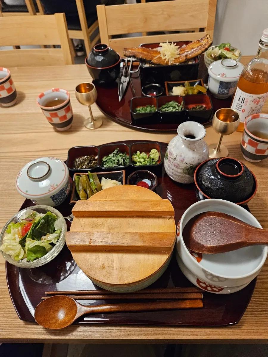 무항생제 장어 한 마리가 올라간 히츠마부시 상