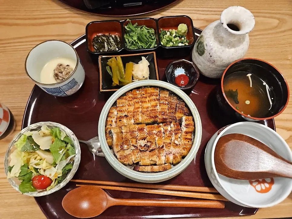 Hitsumabushi set with chawanmushi and garnishes