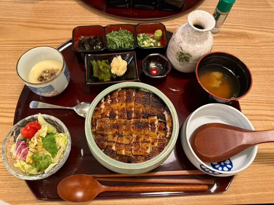 Unagiwa's hitsumabushi tray set served on an individual tray