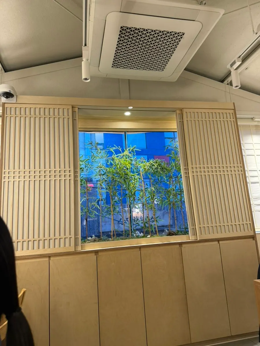 Dining table seating at Unagiwa