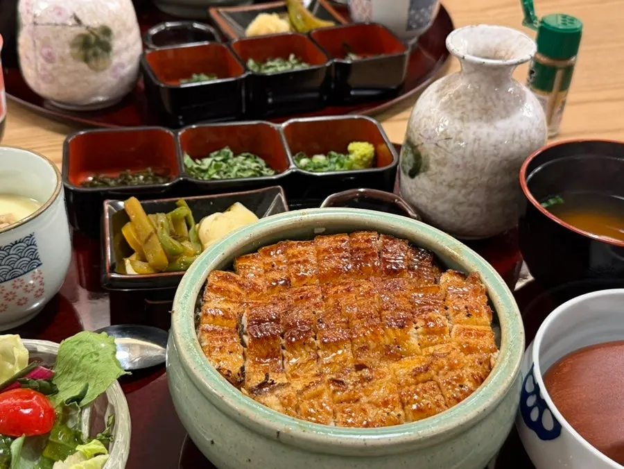 Hitsumabushi set served with all its side dishes