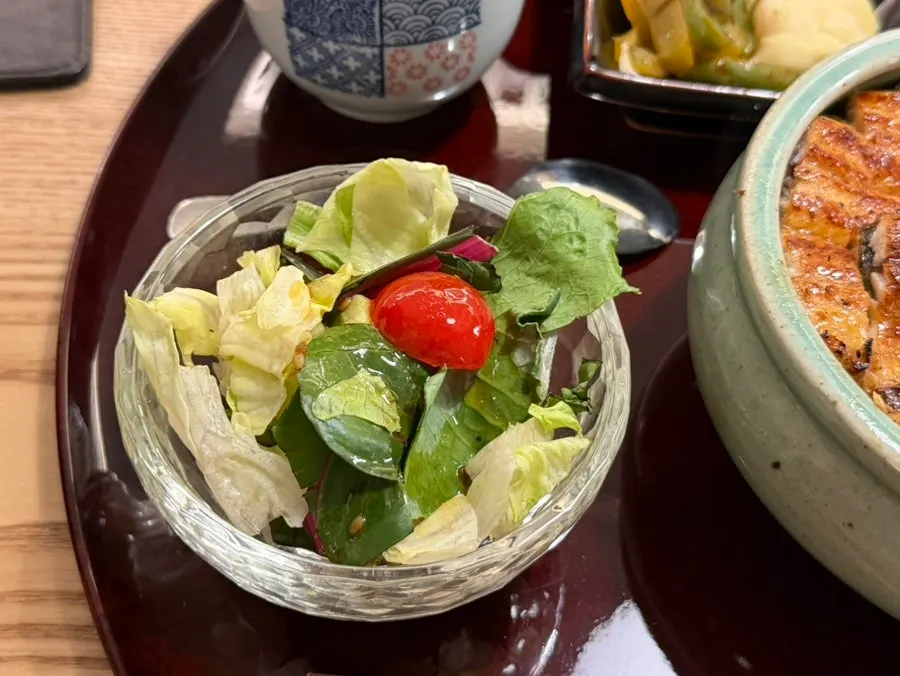 Salad with a tangy sauce