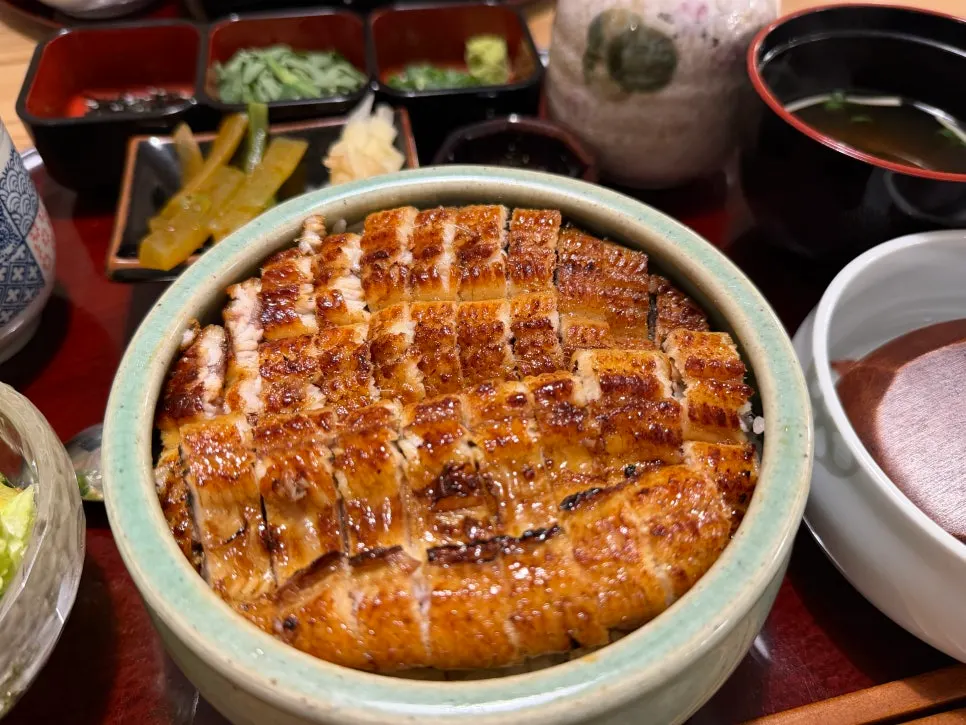 The glossy hitsumabushi (large) eel rice bowl