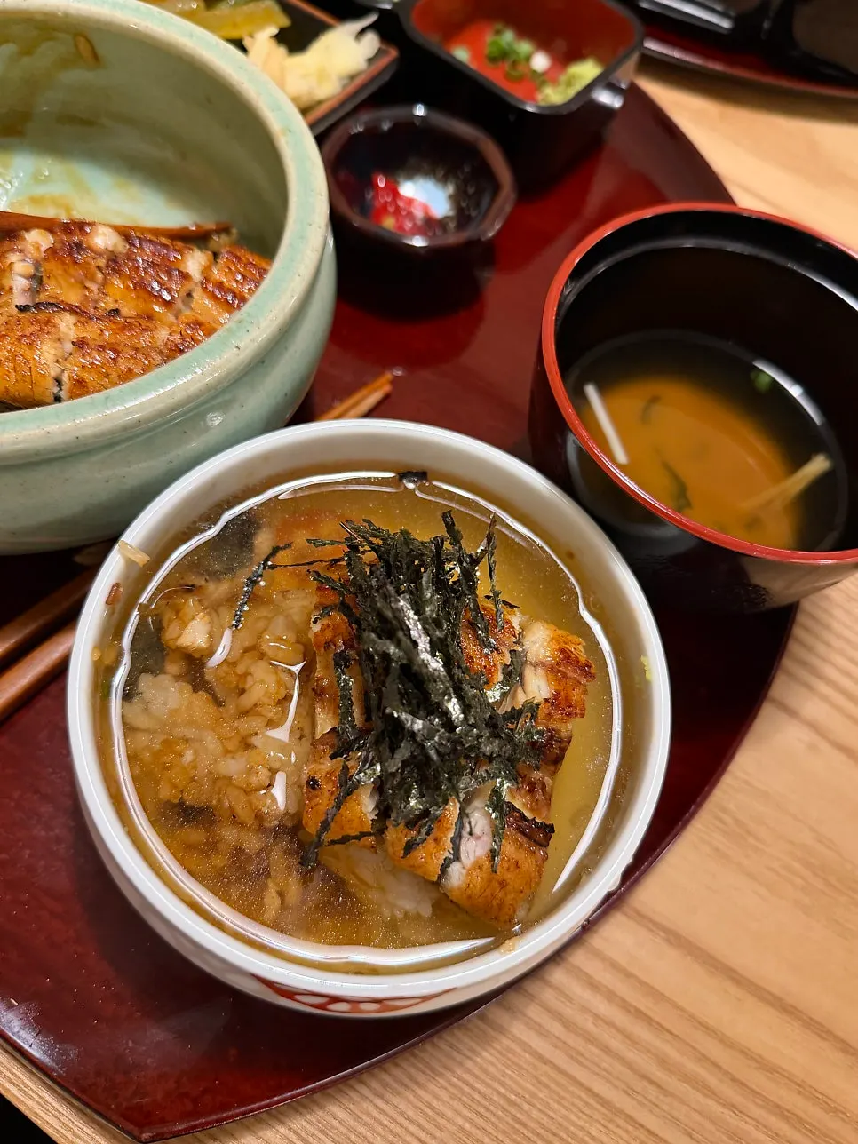 Eel and rice coated in sauce
