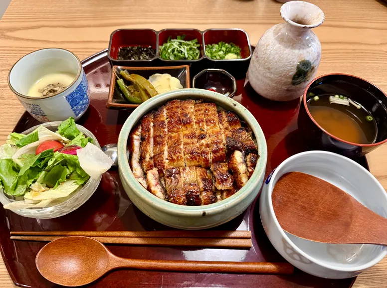 장어 한 마리가 올라간 히츠마부시 상
