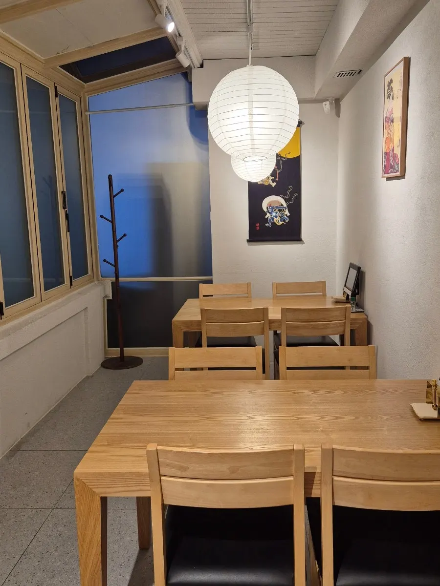 우나기와 매장에 배치된 일본풍 장식