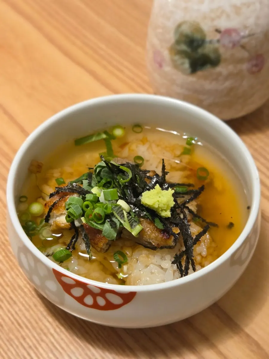 따뜻한 국물에 말아 먹는 히츠마부시 오차츠케