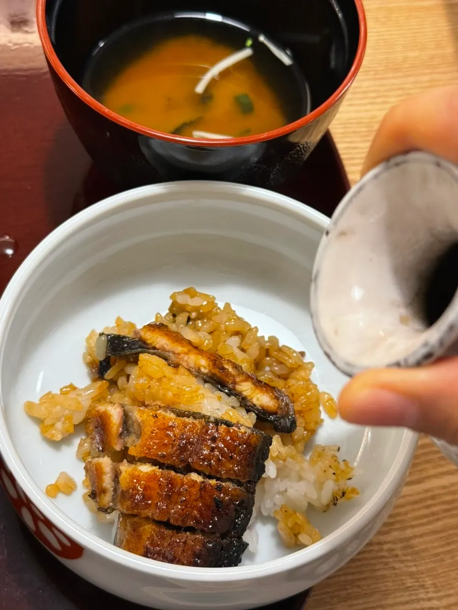 Ochazuke made with seaweed flakes and poured tea