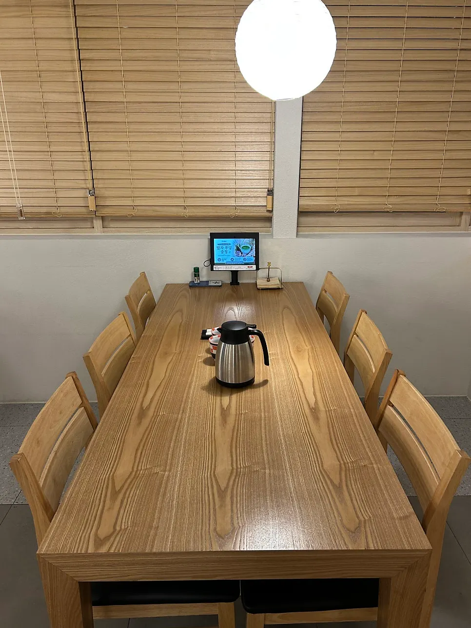 Unagiwa's calm interior atmosphere