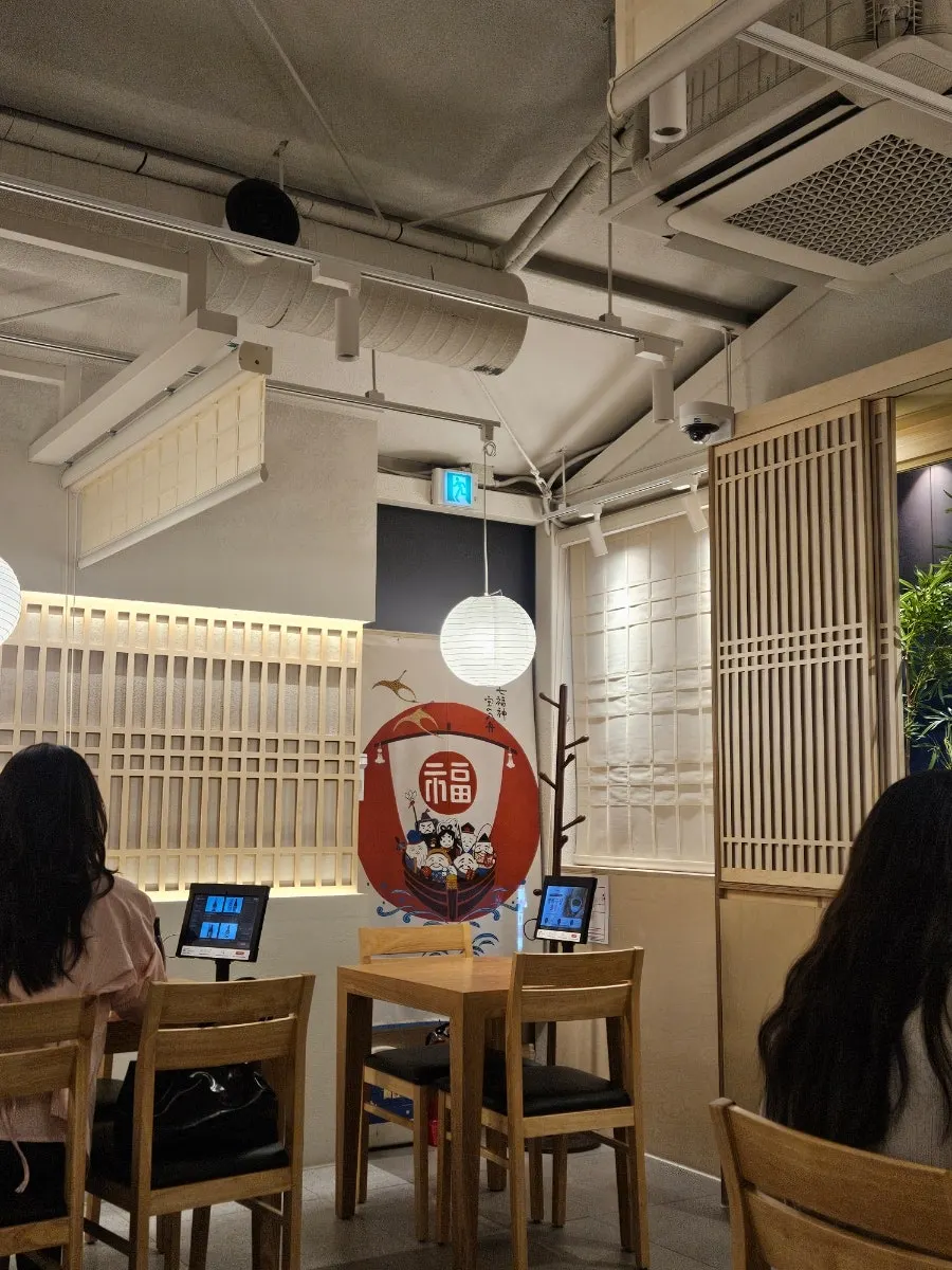 우나기와 매장 내부 통로와 좌석