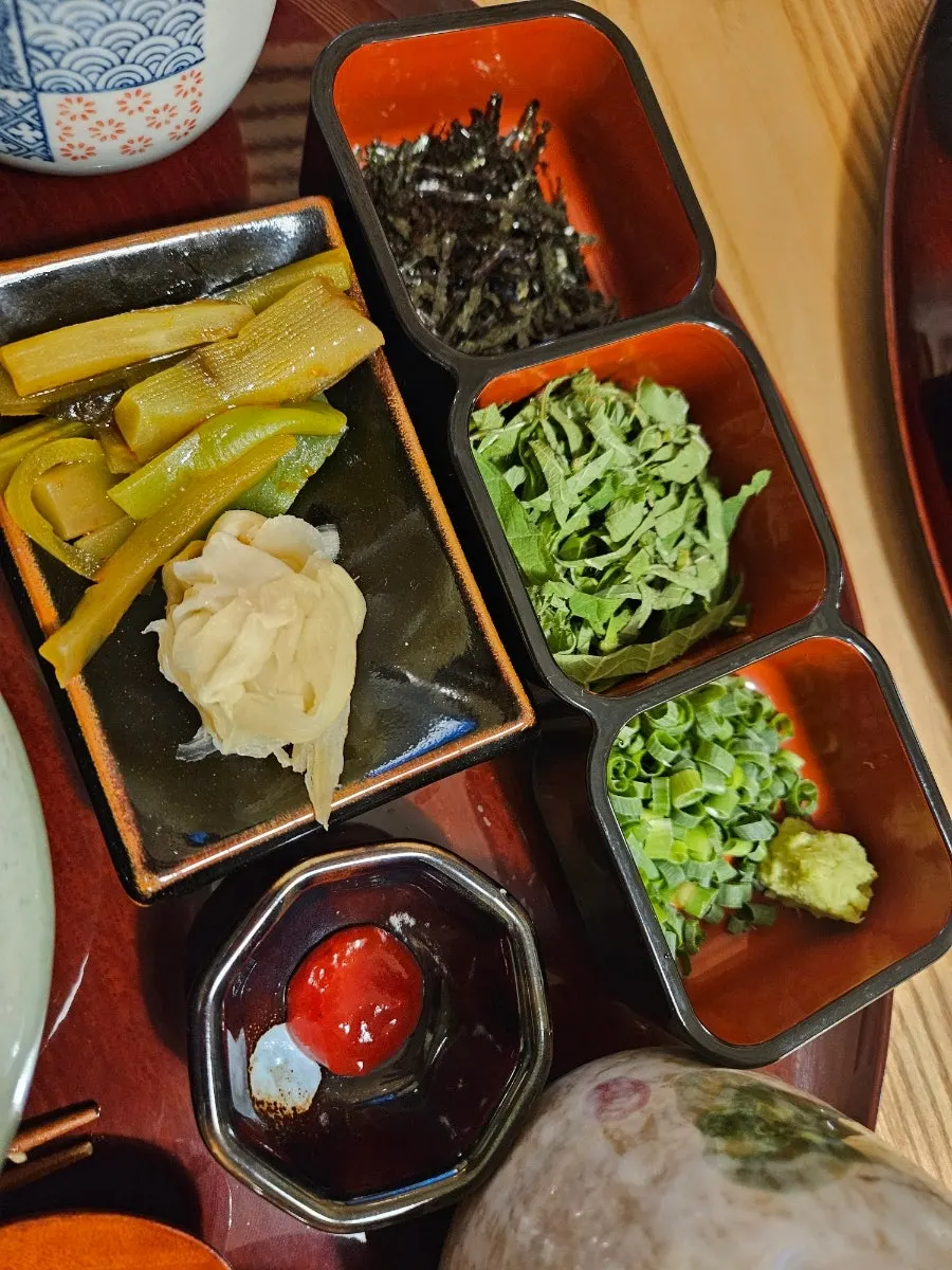 히츠마부시와 함께 나온 기본 반찬