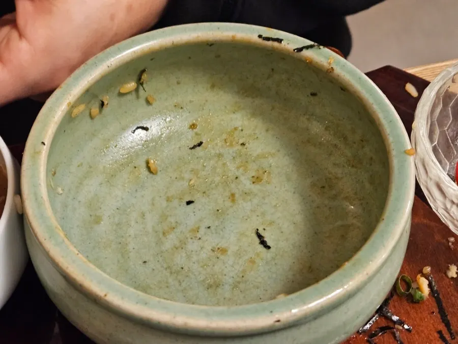 다 비운 히츠마부시 그릇