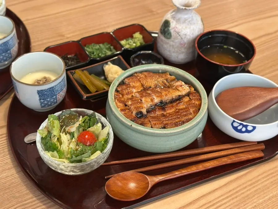 Full spread of the hitsumabushi set