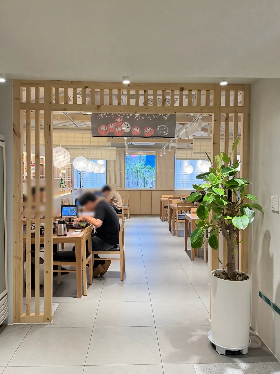 Clean interior dining hall at Unagiwa