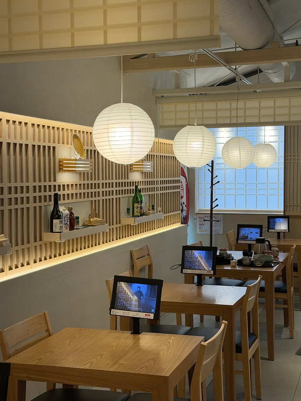 Unagiwa seating with Japanese-style interior