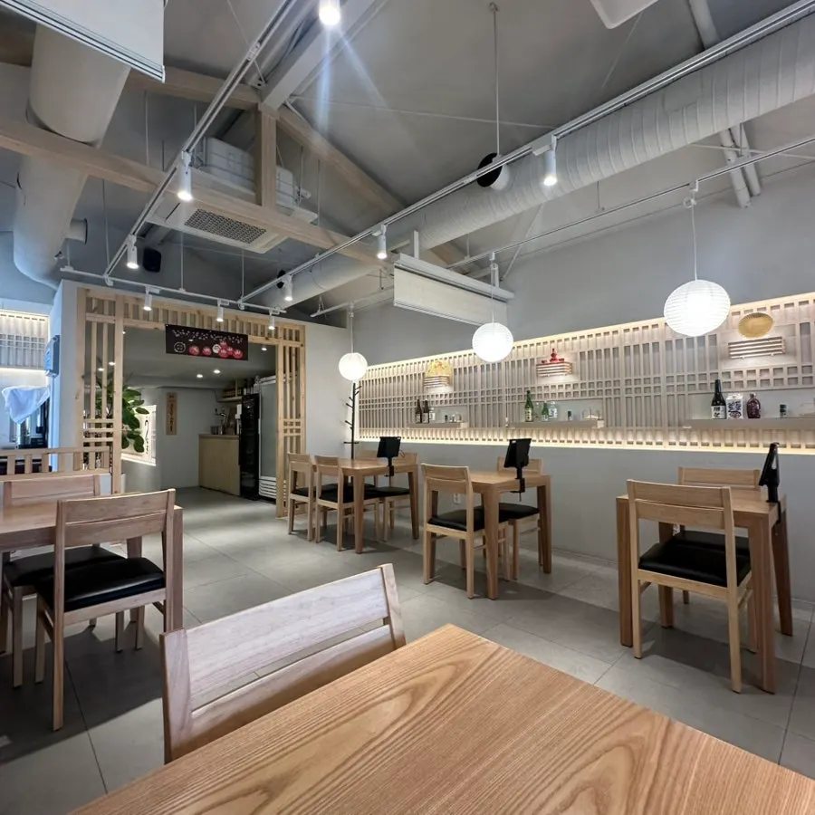 Unagiwa interior with bamboo decoration