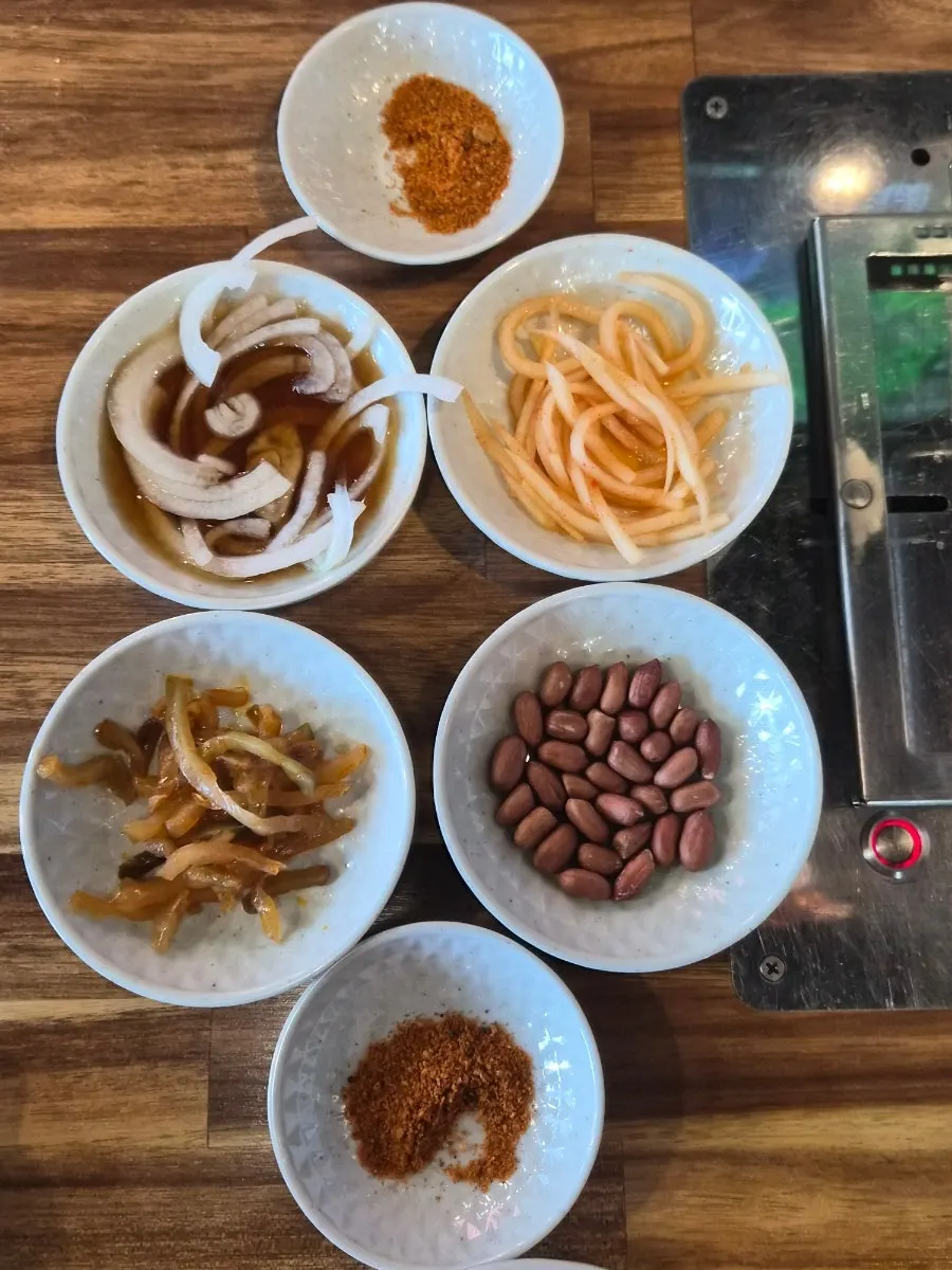 Basic side dishes set out after ordering