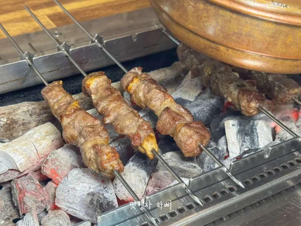 숯불에 익어가는 양꼬치
