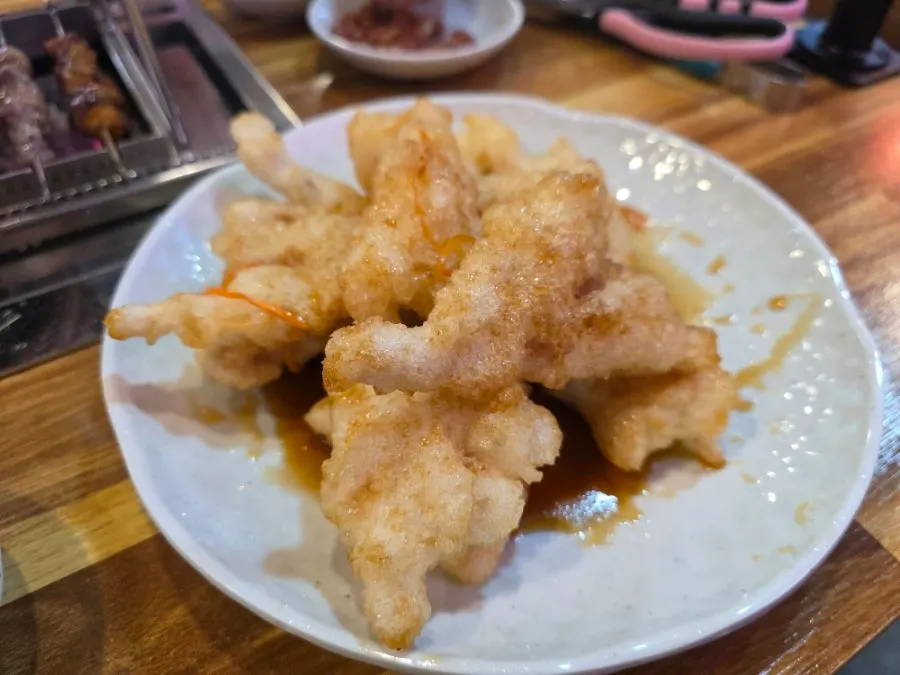 촉촉한 육질의 양꼬치 한 꼬치