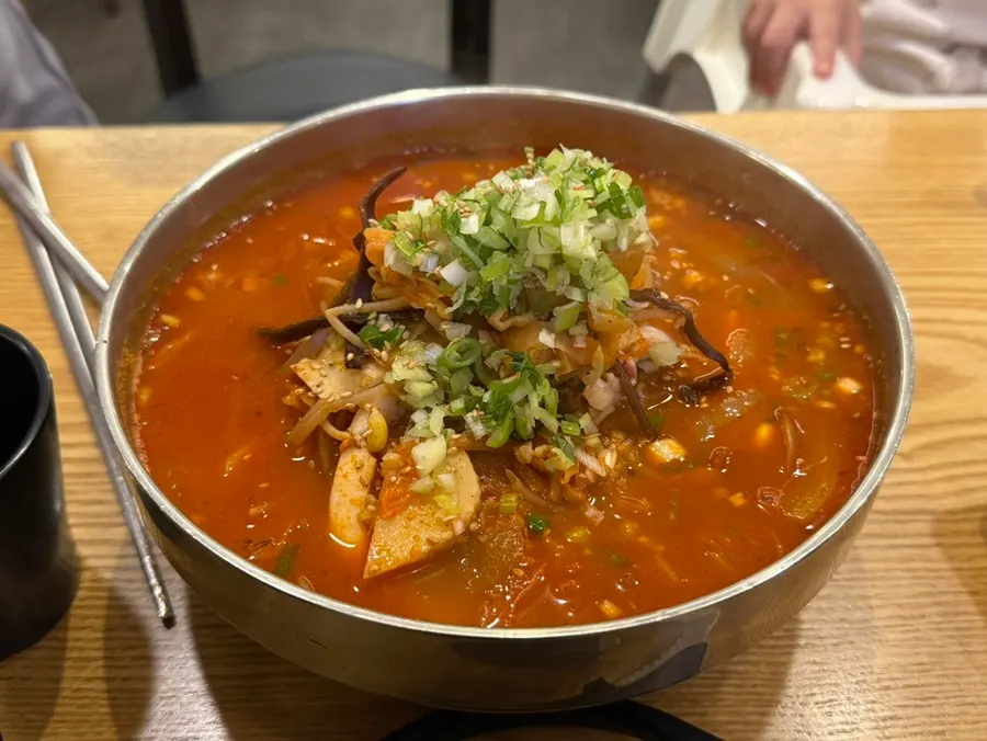 Mimi China's jjamppong packed with seafood