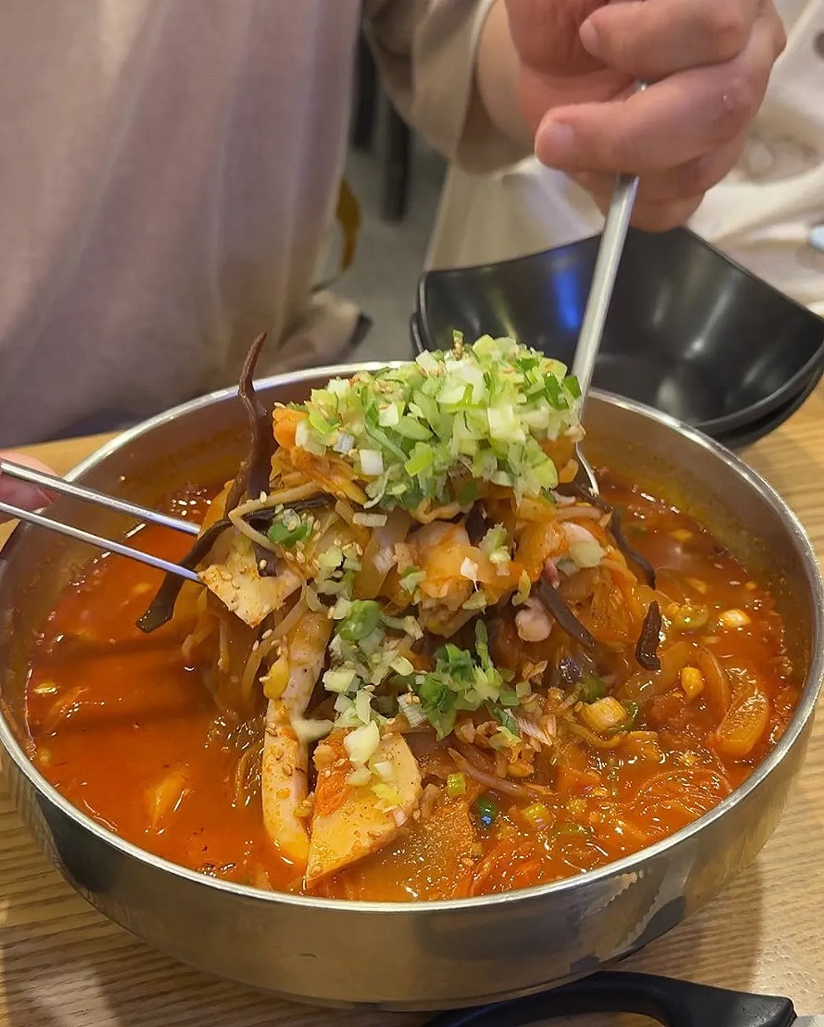 Jjamppong broth made from long-simmered stock
