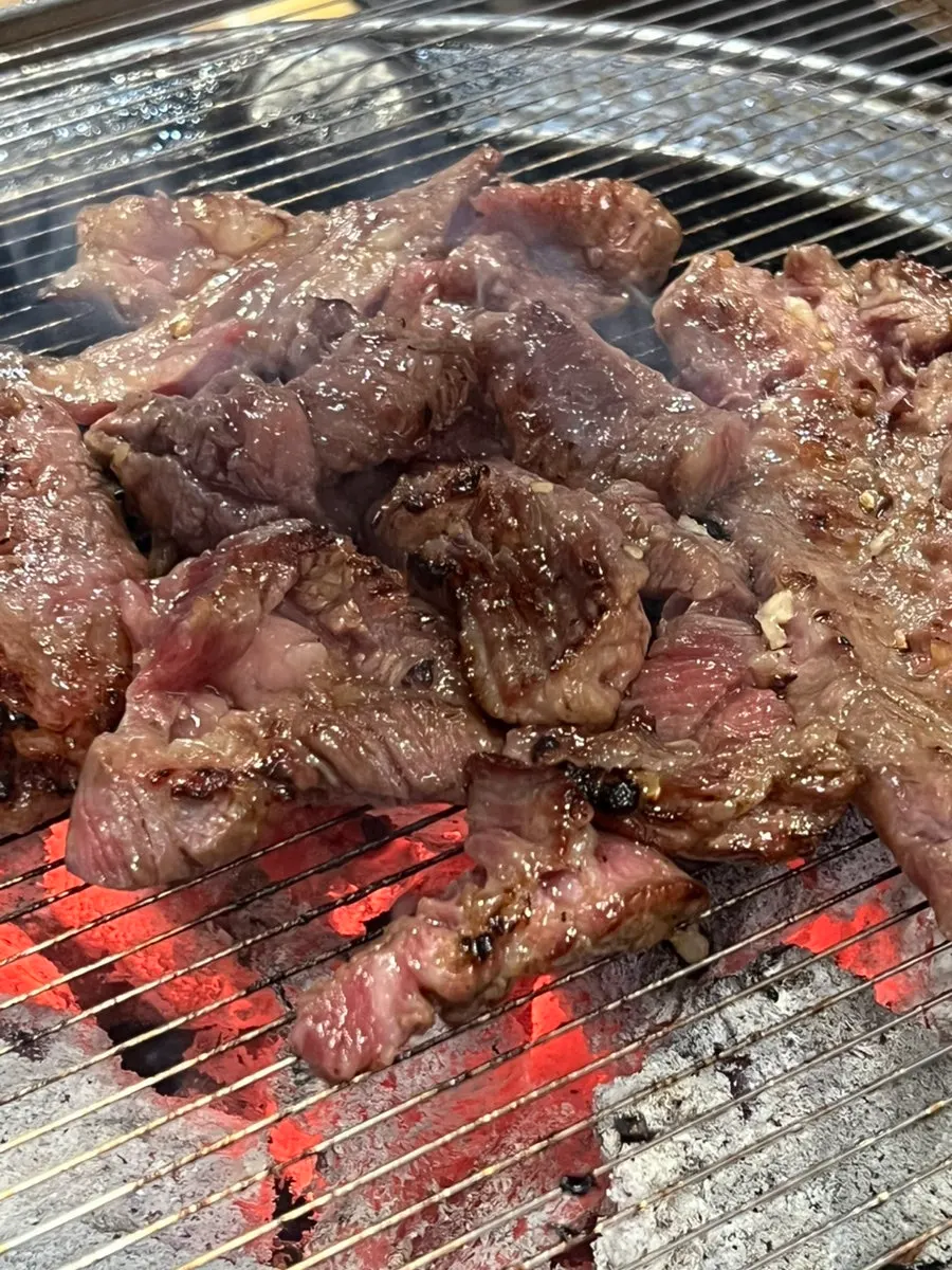 Lightly seasoned charcoal-grilled galbisal from Uno