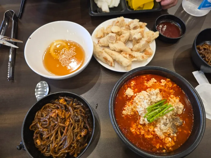 Ordered sundubu jjamppong rice and jjajangmyeon