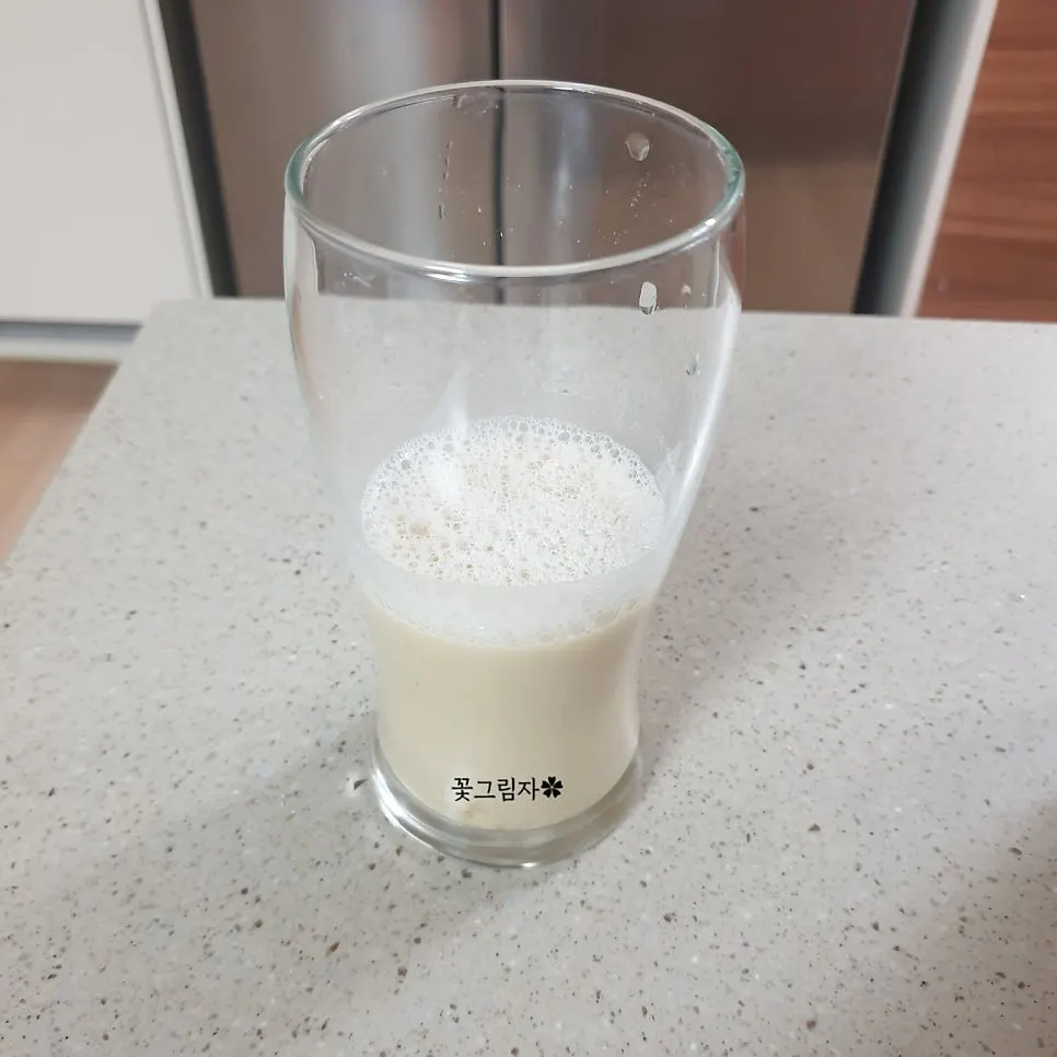 Soy milk powder used as a breakfast replacement