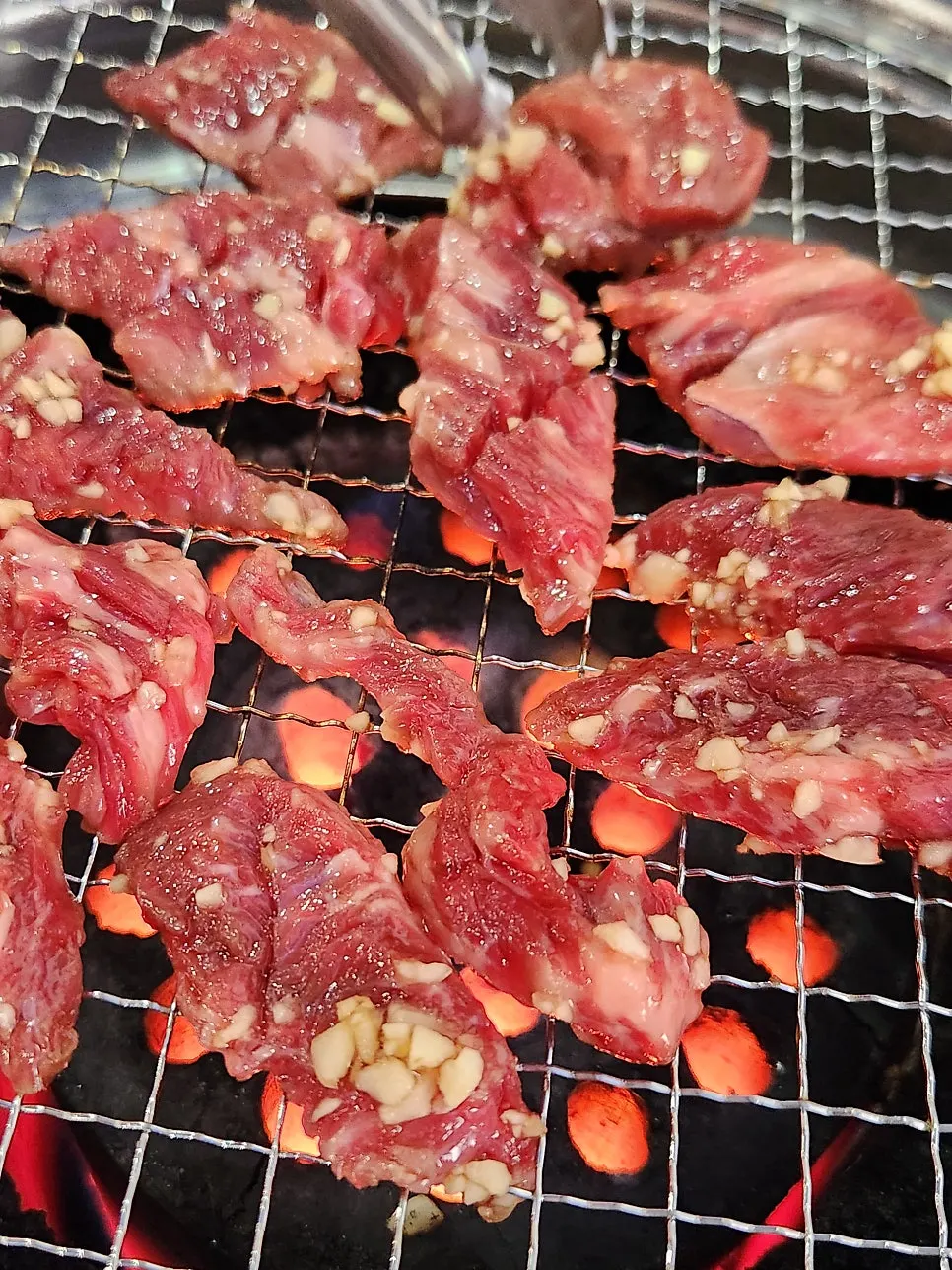 Sogalbisal grilling over charcoal