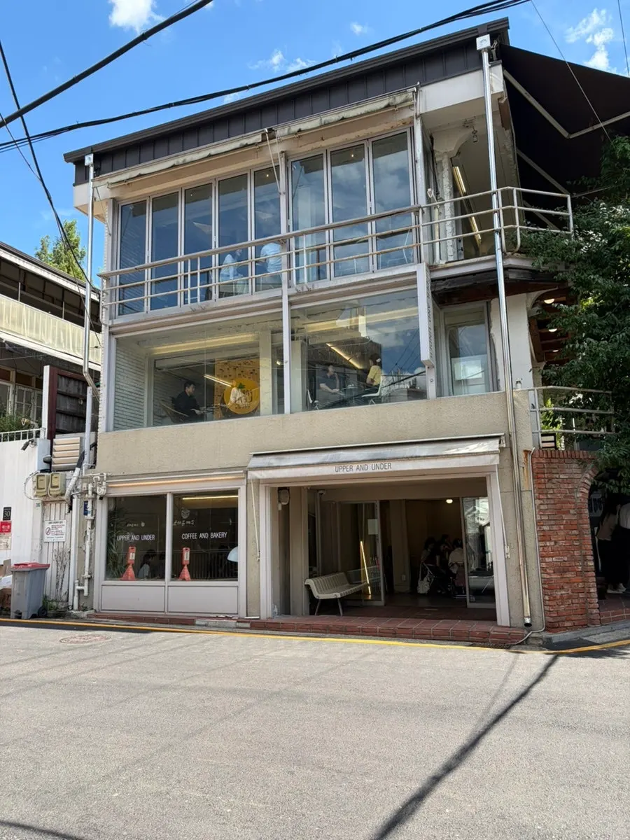 신논현역과 강남역 사이 카페거리 풍경
