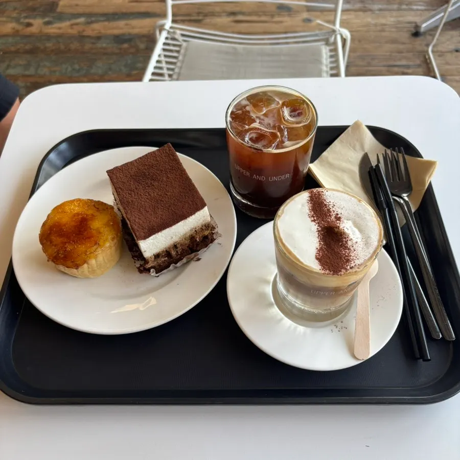 Close-up of the crème brûlée flan