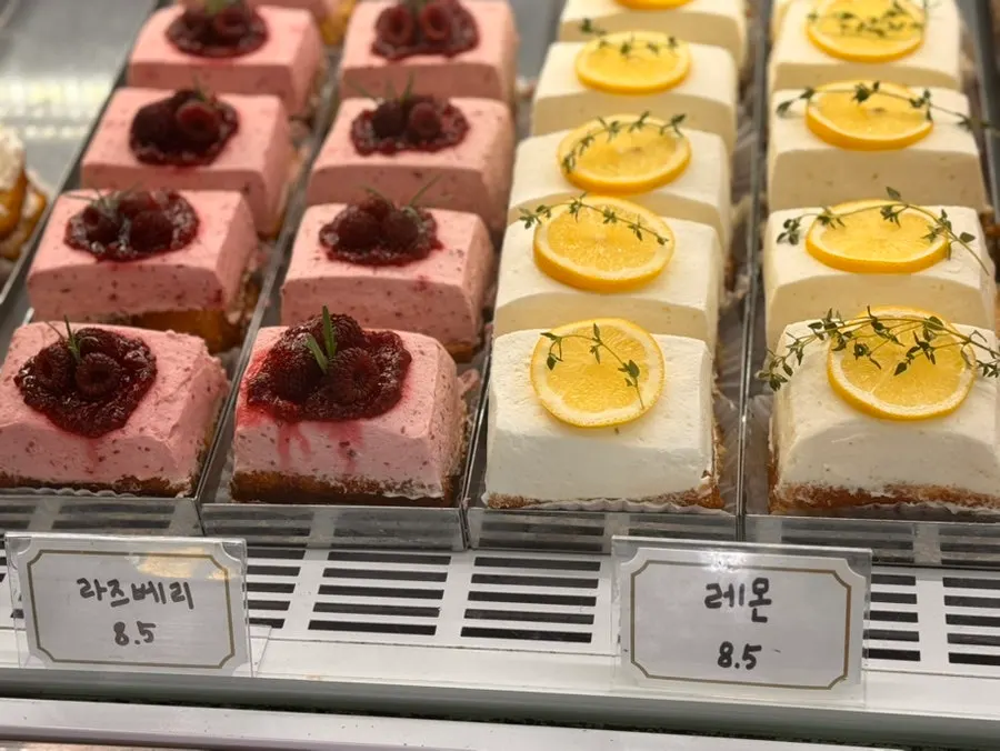 Canelé and cheesecake set on the table