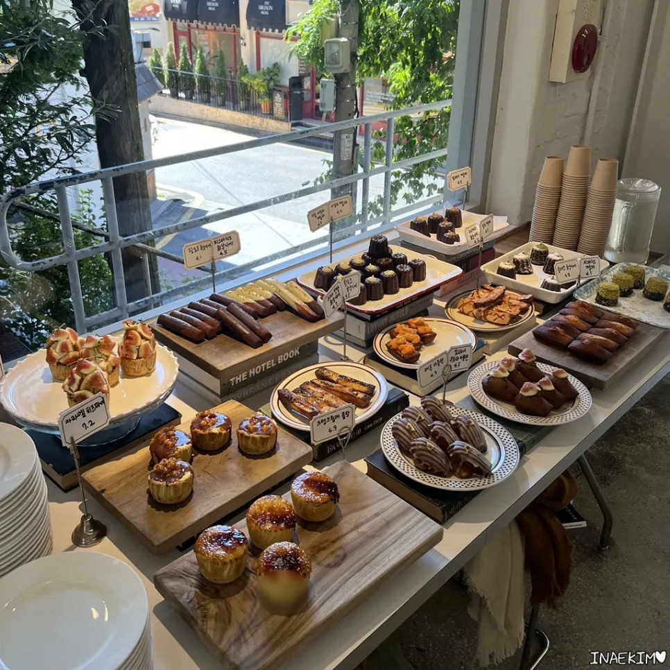 Long dessert showcase in the center of Upper and Under