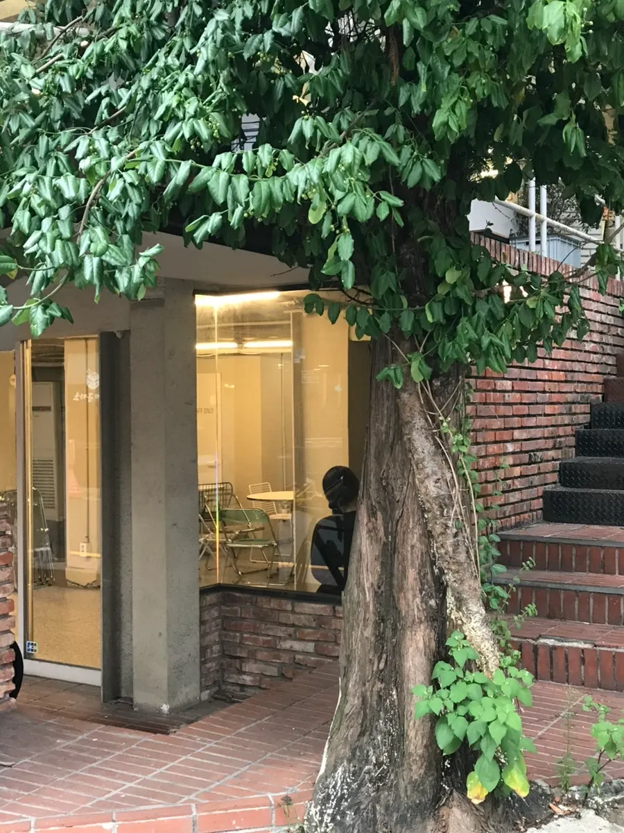 어퍼앤언더 디저트와 음료 사진