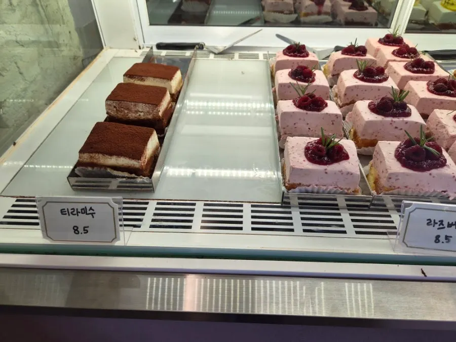 Earl Grey grapefruit cake in the showcase