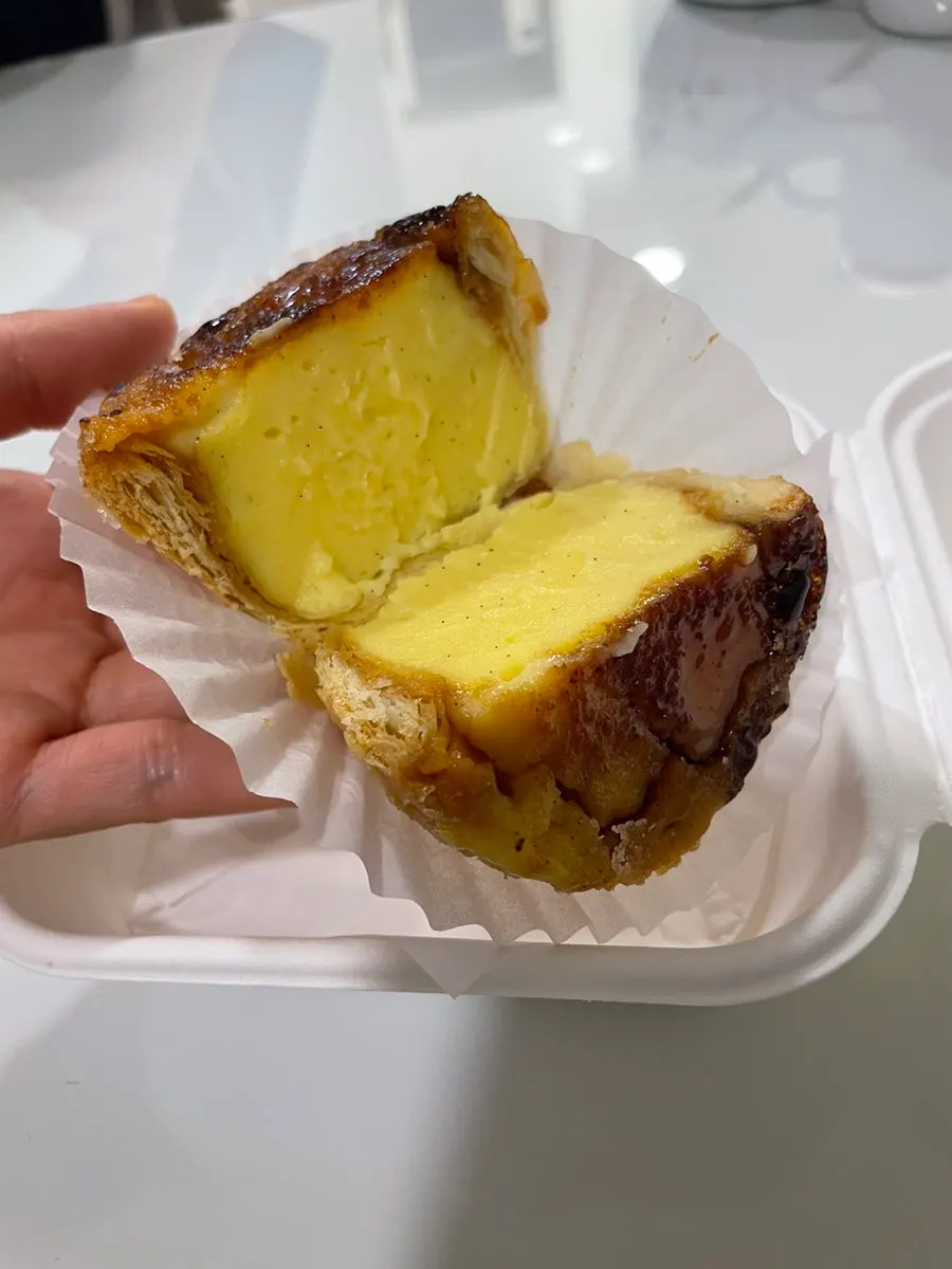 커스터드 크림이 가득한 크렘브뢸레 플랑 포장