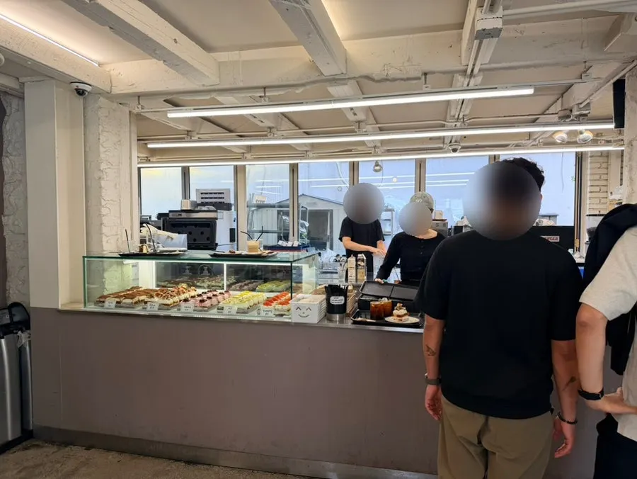 Order counter and dessert display stand
