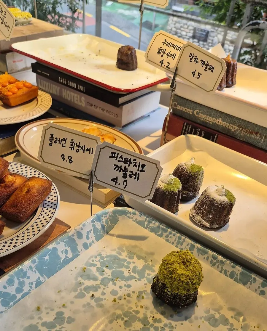 Dessert case that took a while to choose from at Upper and Under