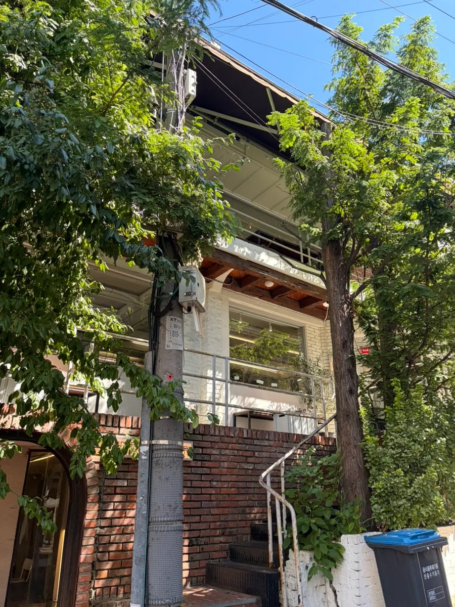 First shot of the Upper and Under return visit on Gangnam's café street