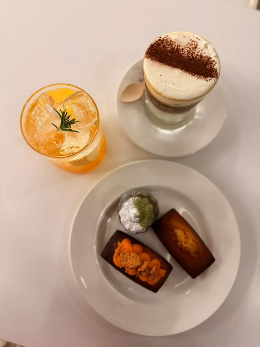 First photo from a visit to Upper and Under, a café near Sinnonhyeon Station