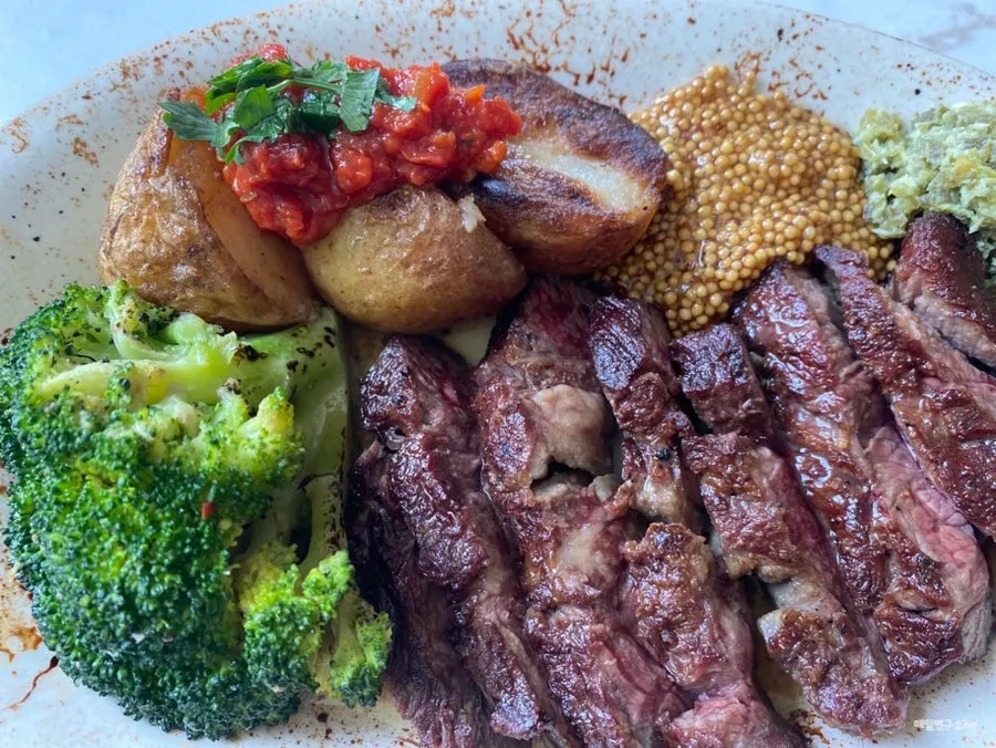Tender steak with side dishes
