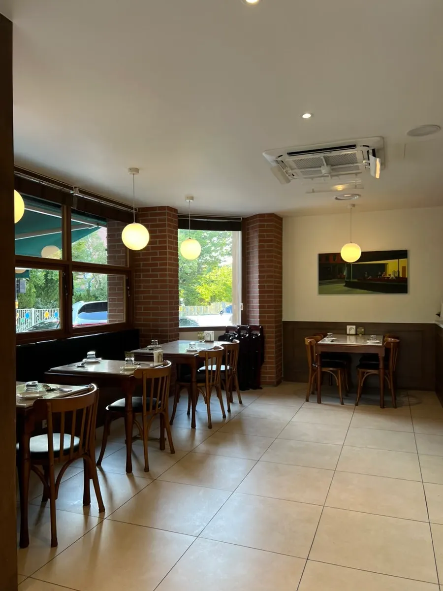Interior atmosphere of Upstairs Kitchen Bamridan-gil Branch