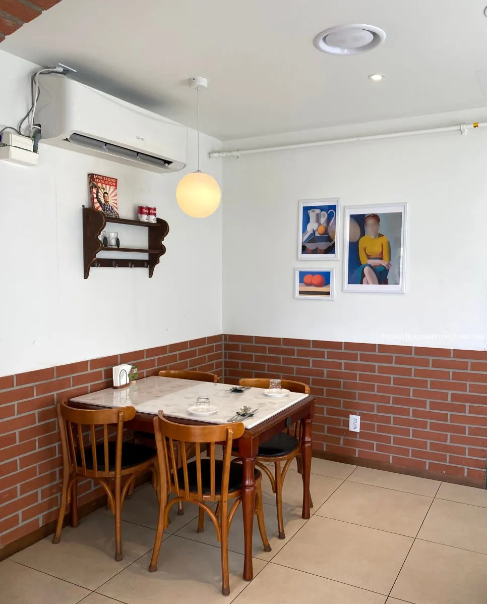 Group seating tables at Upstairs Kitchen